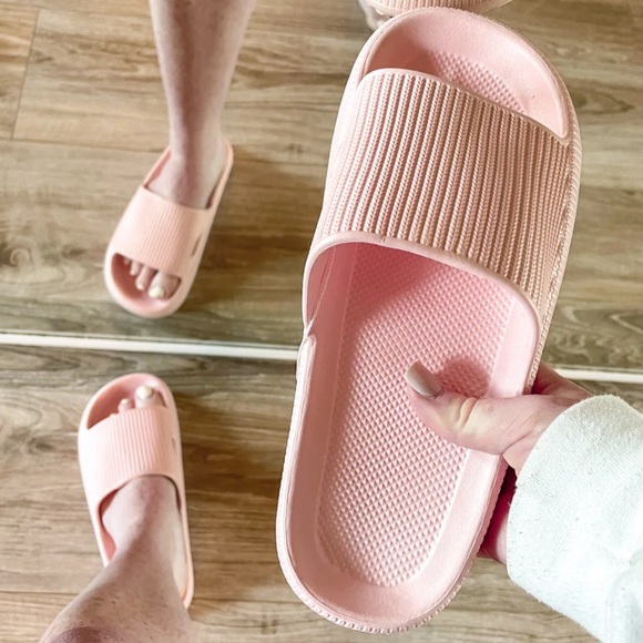 Matisse Shoes - MATISSE POOL SLIDES